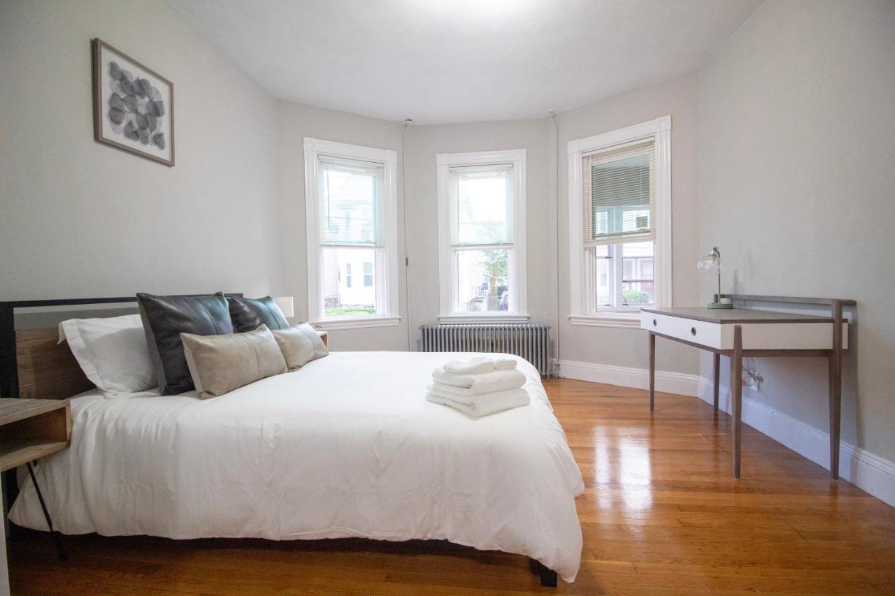 2 Bedroom Condo Close To Boston And Cambridge With Free Parkings Экстерьер фото